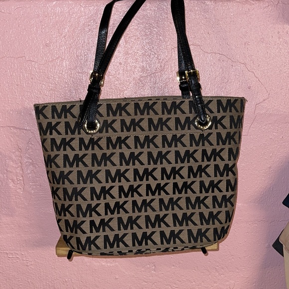 Michael Kors bag - Picture 2 of 4